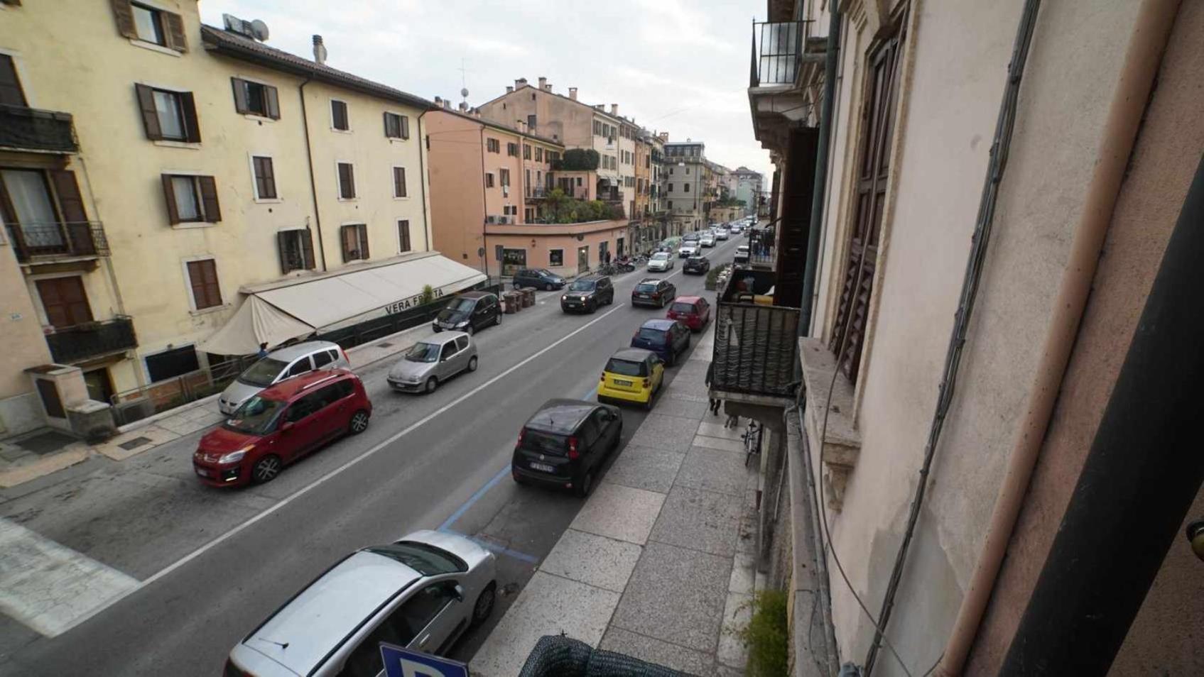 Destiny Home 2 Verona Piazza Isolo Exteriör bild